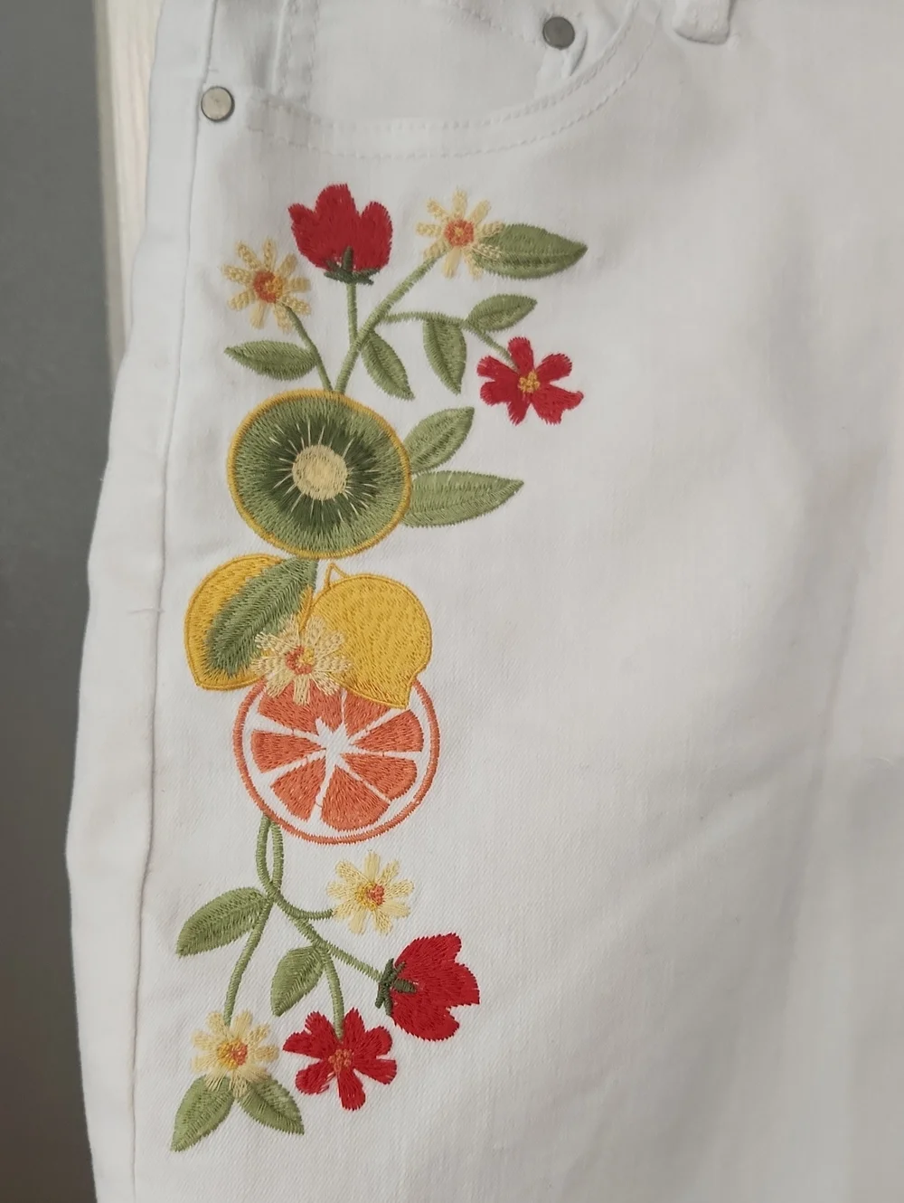 d. jeans White Women's High-Rise Shorts with Fruit & Floral Embroidery